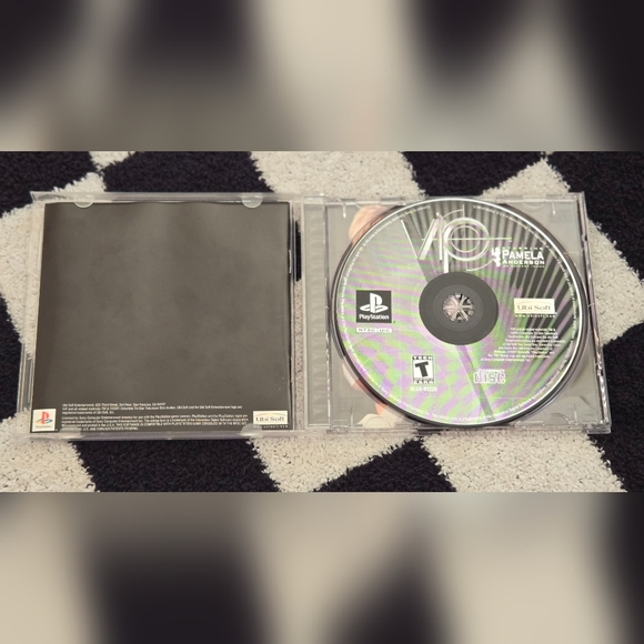 Pamela Anderson VIP Playstation 1 Black Label - Picture 3 of 4